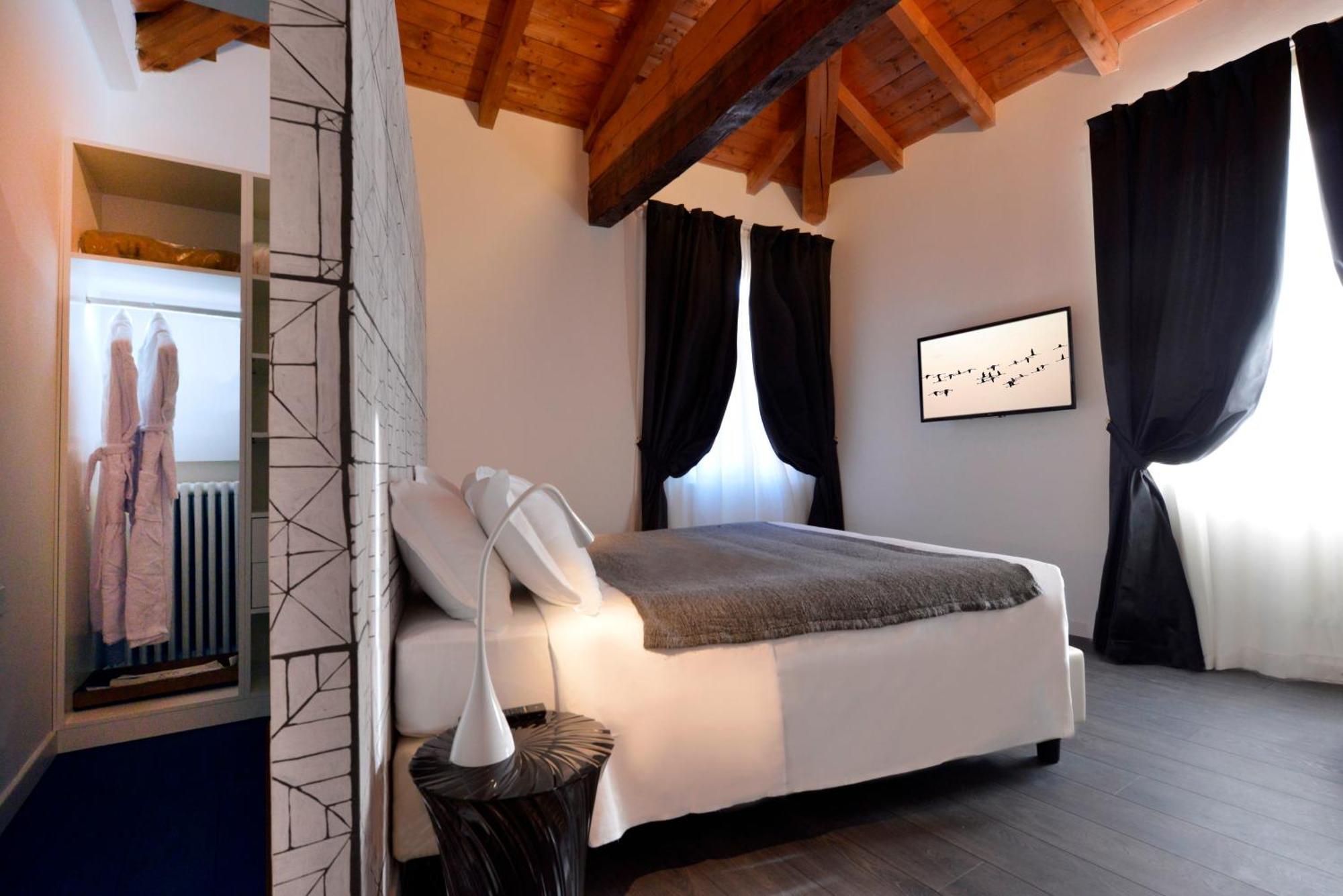 Phi Hotel Bologna Apartments 外观 照片
